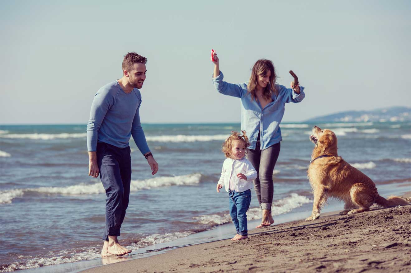 Šťastná rodina na pláži
